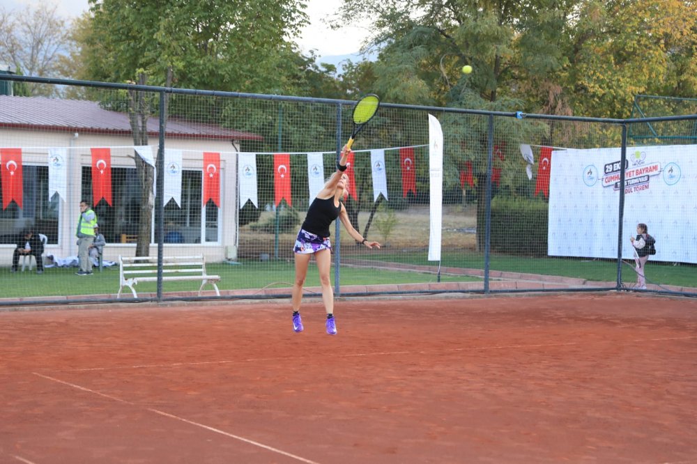 Pamukkale Belediyesi Tenis Turnuvasında Kupalar Sahibini Buluyor