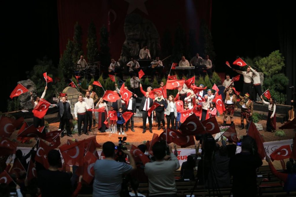 Pamukkale Belediyesi Çalışanları İşgalden Cumhuriyet’e Giden Yolu Canlandırdı