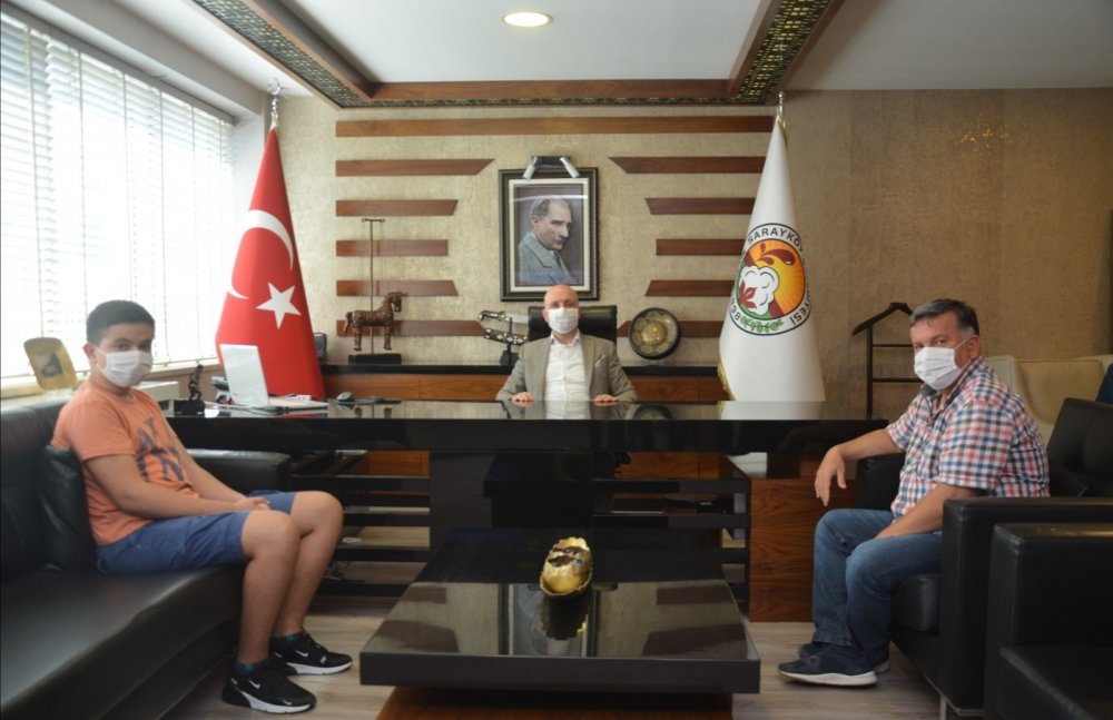Başkan Özbaş, LGS Sarayköy birincisini ağırladı