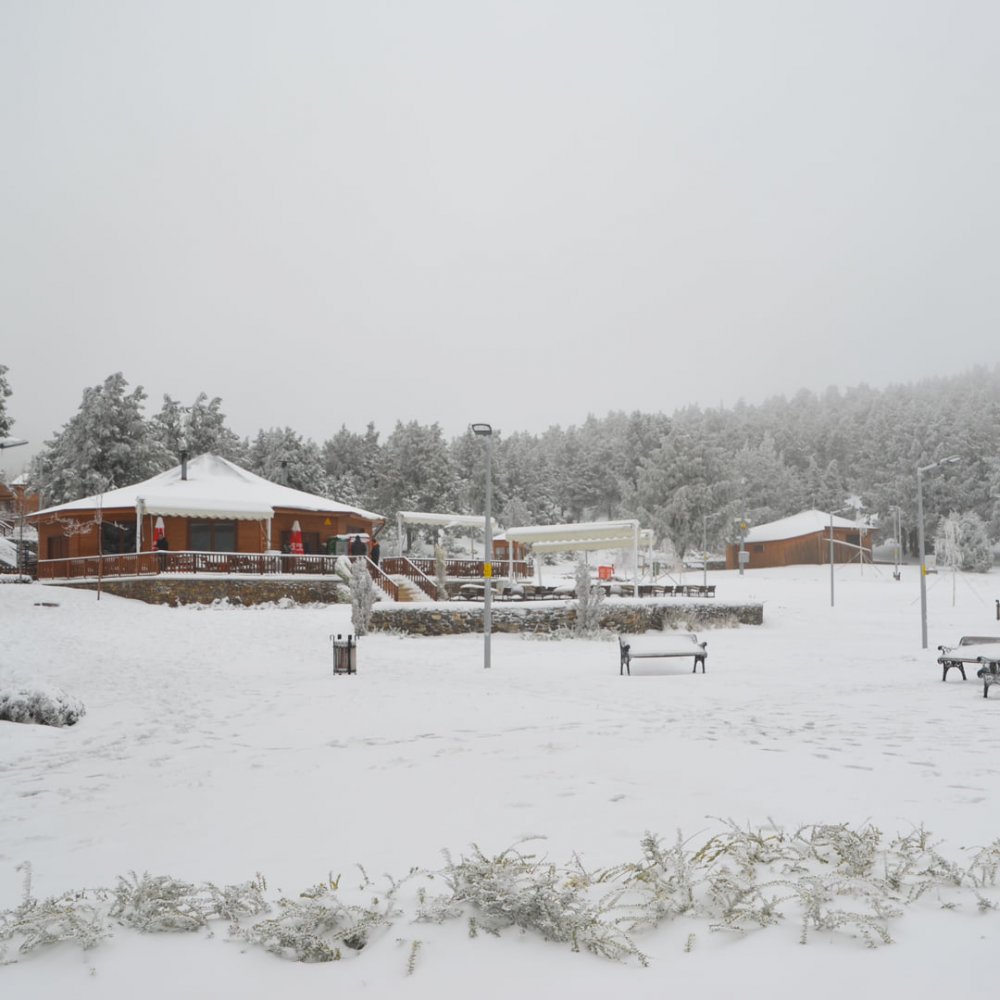 Kar Yağışının Ardından Teleferik Ziyaretçilerini Bekliyor