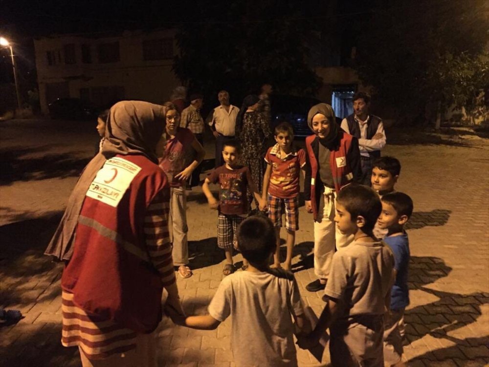 Türk Kızılay, Deprem Sonrası Denizli Halkının Yaralarını Sarıyor