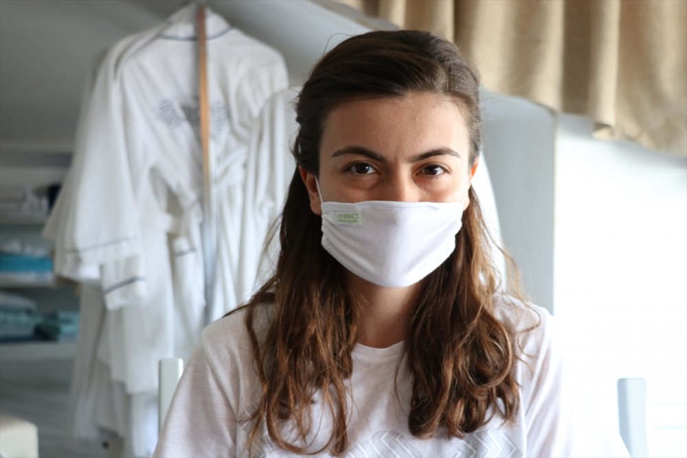 Denizli'de bir firma, antibakteriyel kumaştan maske üretti