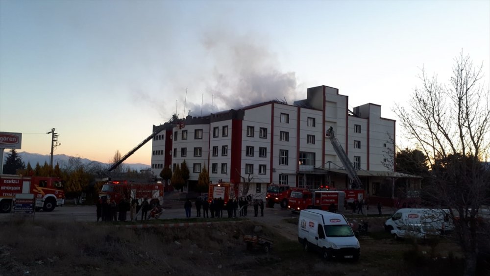 Denizli'de kuru yemiş fabrikasındaki yangın kontrol altına alındı