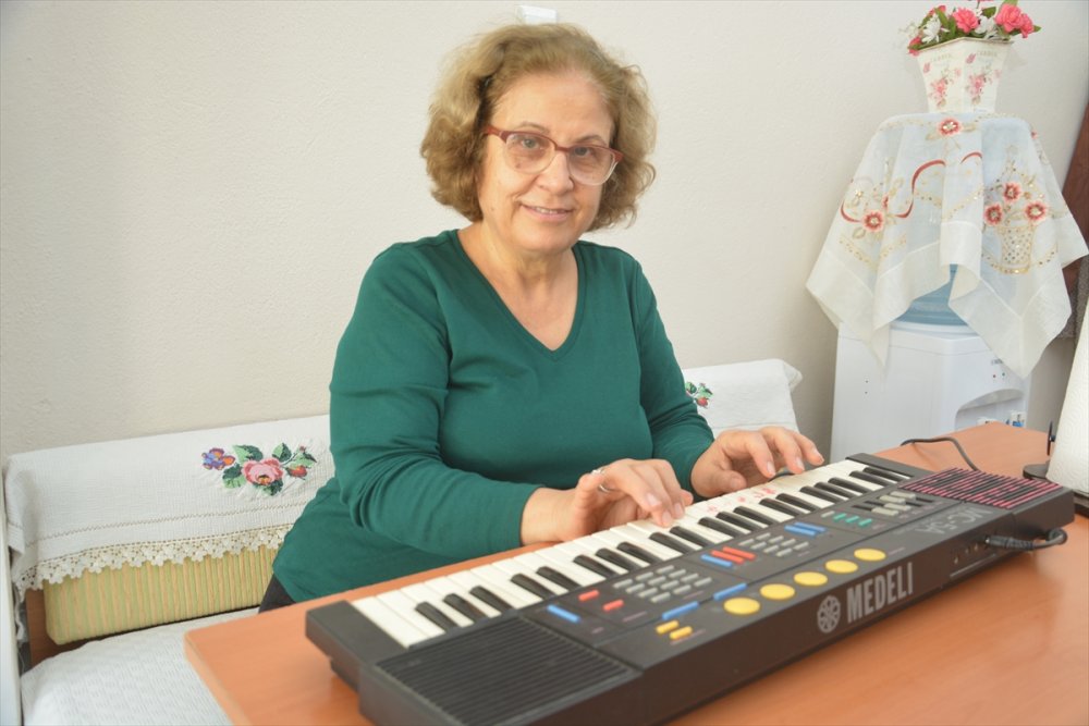 Denizli'de 65 yaşındaki kadın hayaline 48 yıl sonra kavuştu
