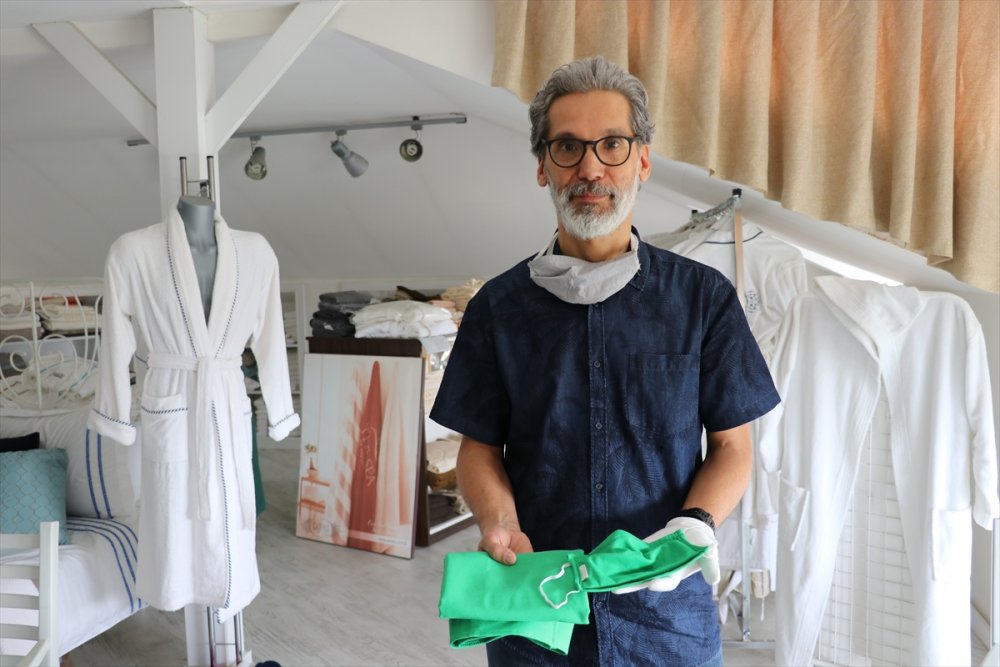 Denizli'de bir tekstil firması antiviral kumaştan seccade üretti