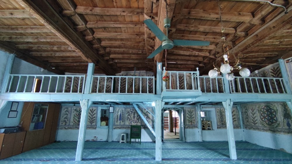 Moloz Taş ve Ahşaptan Yapılan Tarihi Belenardıç Camisi Restore Ediliyor