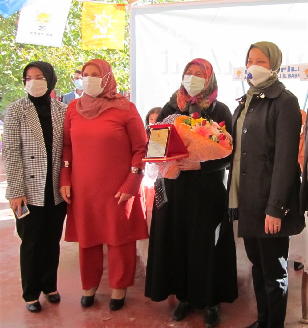 AK Parti Kale Kadın Kolları Başkanlığına Kezban Güngören seçildi