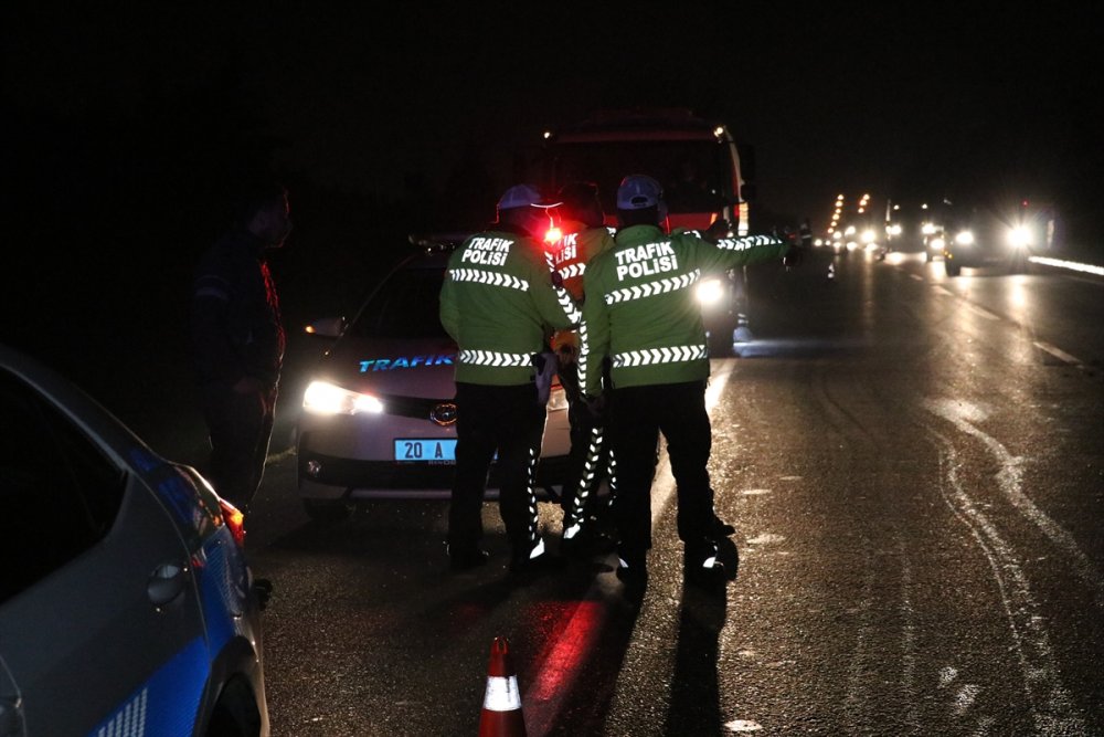 Denizli'de zincirleme trafik kazasında 2 kişi yaralandı