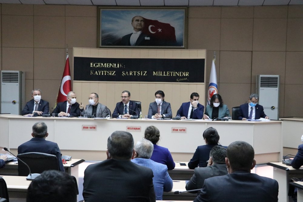 Gençlik ve Spor Bakanı Kasapoğlu, Denizli'de temaslarda bulundu