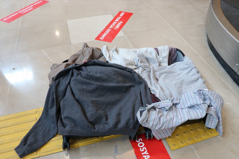 Denizli'deki Havalimanında Ele Geçirilen Islak Kıyafetlere 918 Gram Uyuşturucu Emdirildiği Belirlendi