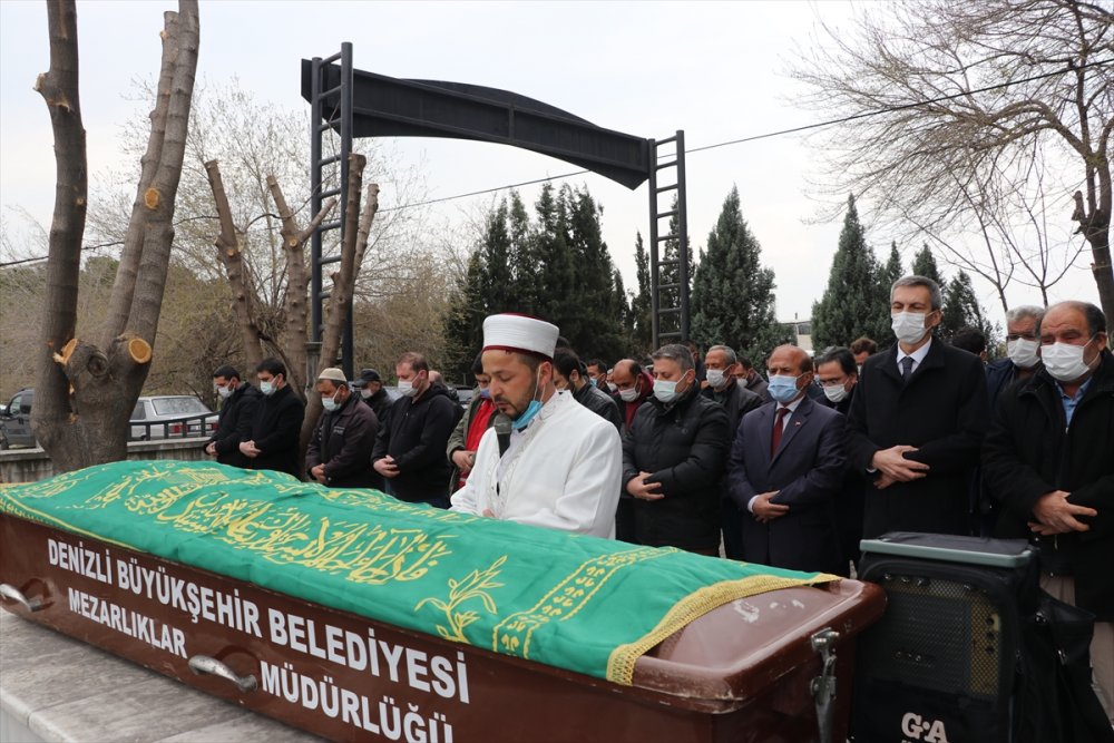 Denizli'de Beton Rögar Çemberi Altında Kalarak Ölen Çocuğun Cenazesi Defnedildi