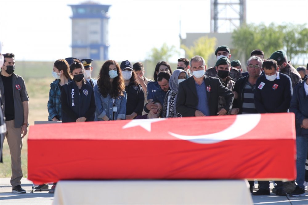 Şehit Özel Harekat Polisinin Naaşı, Denizli'ye Getirildi