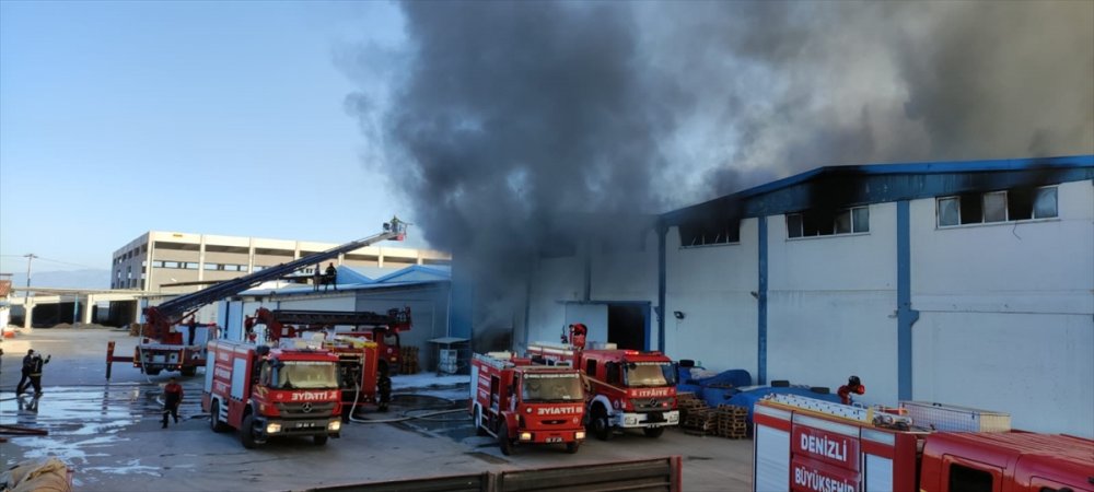 Denizli'de Tekstil Fabrikasında Çıkan Yangın Kontrol Altına Alındı