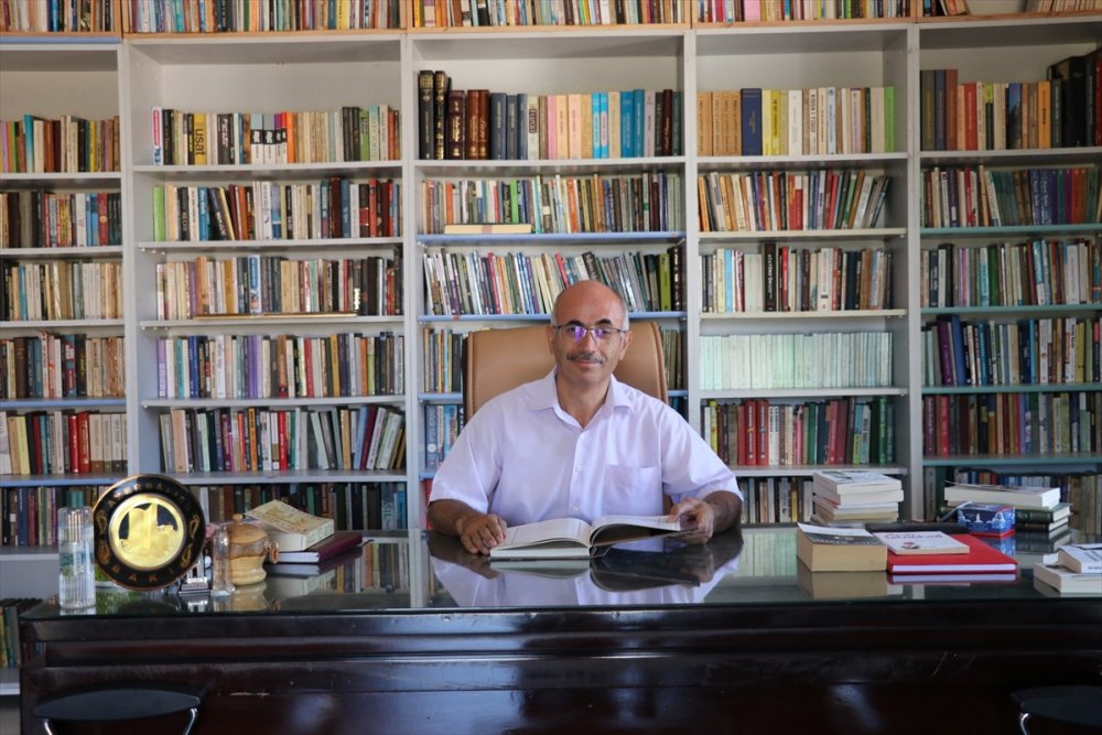 Denizlili gazeteci 40 yıllık kütüphane hayalini köyünde gerçekleştirdi
