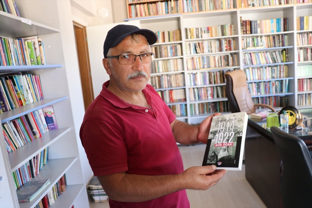 Denizlili gazeteci 40 yıllık kütüphane hayalini köyünde gerçekleştirdi