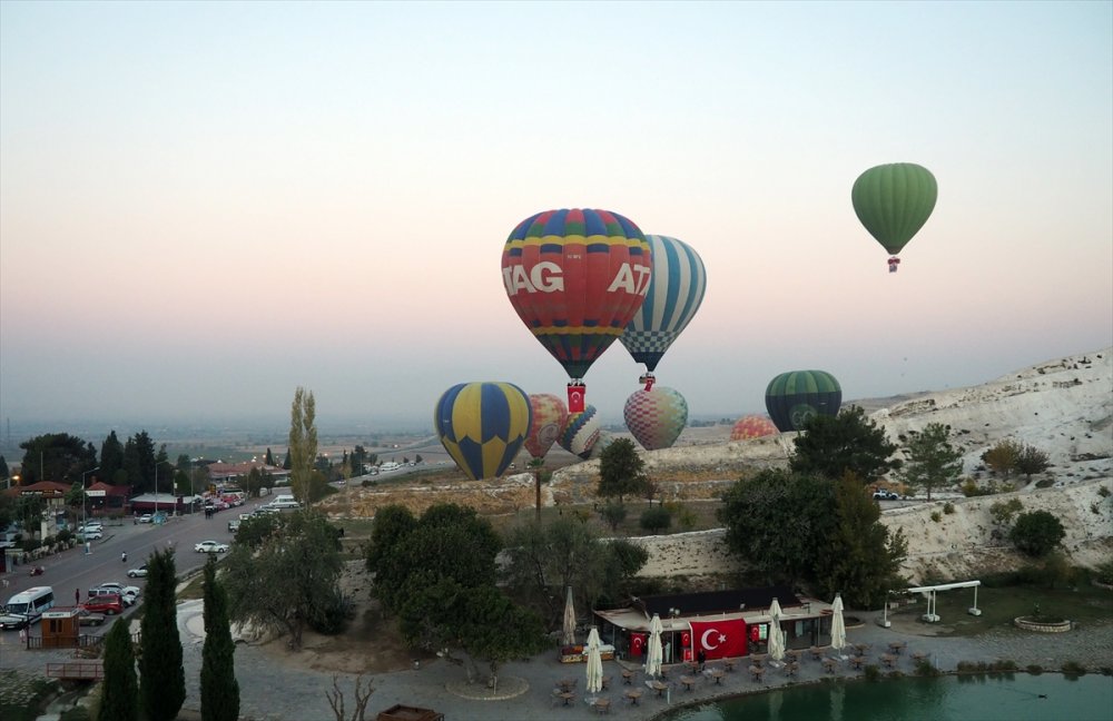 Pamukkalede Balonlarla Cumhuriyet Bayramı coşkusu