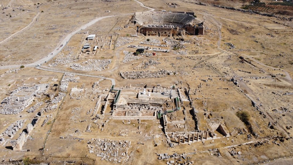 Hierapolis'te Helenistik Döneme Ait İki Ev Kalıntısı Bulundu