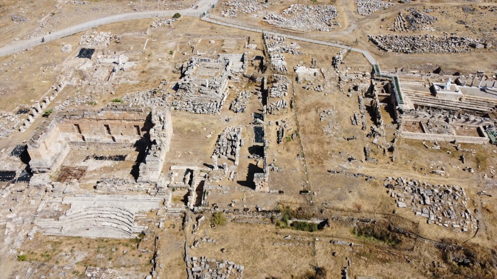 Hierapolis'te Helenistik Döneme Ait İki Ev Kalıntısı Bulundu