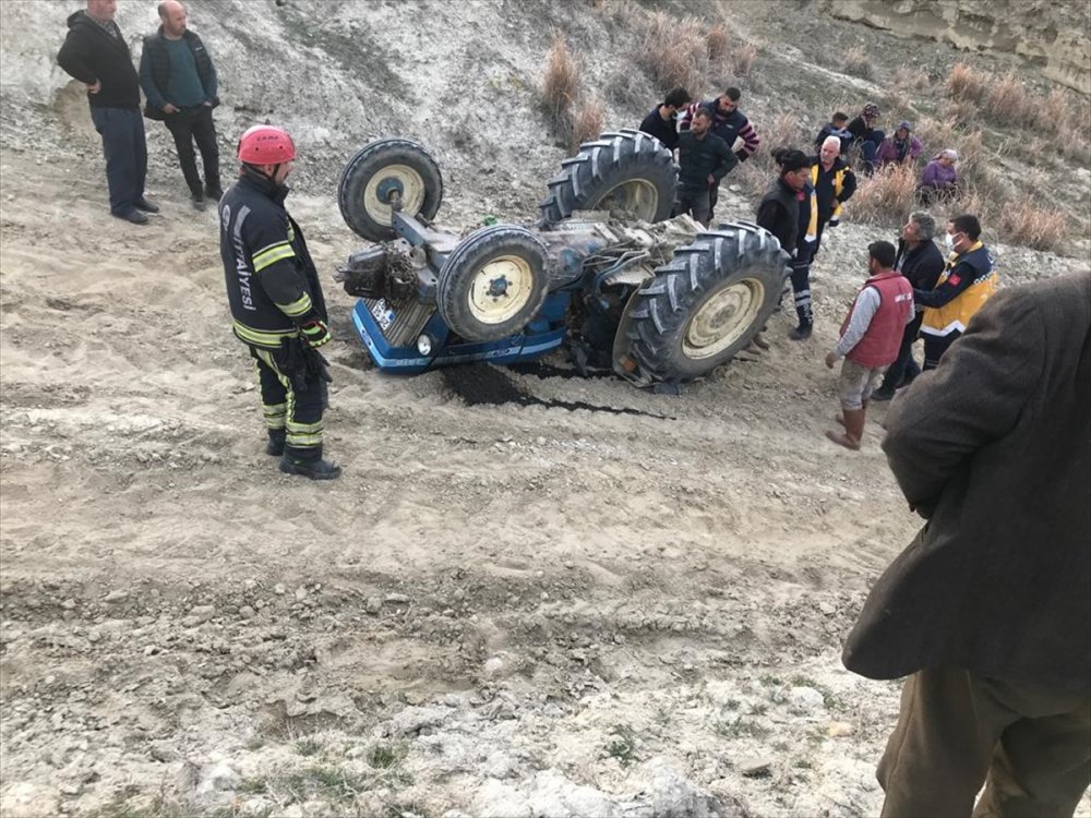 Denizli'de Traktör Kazası! Sürücü Feci Şekilde Hayatını Kaybetti!