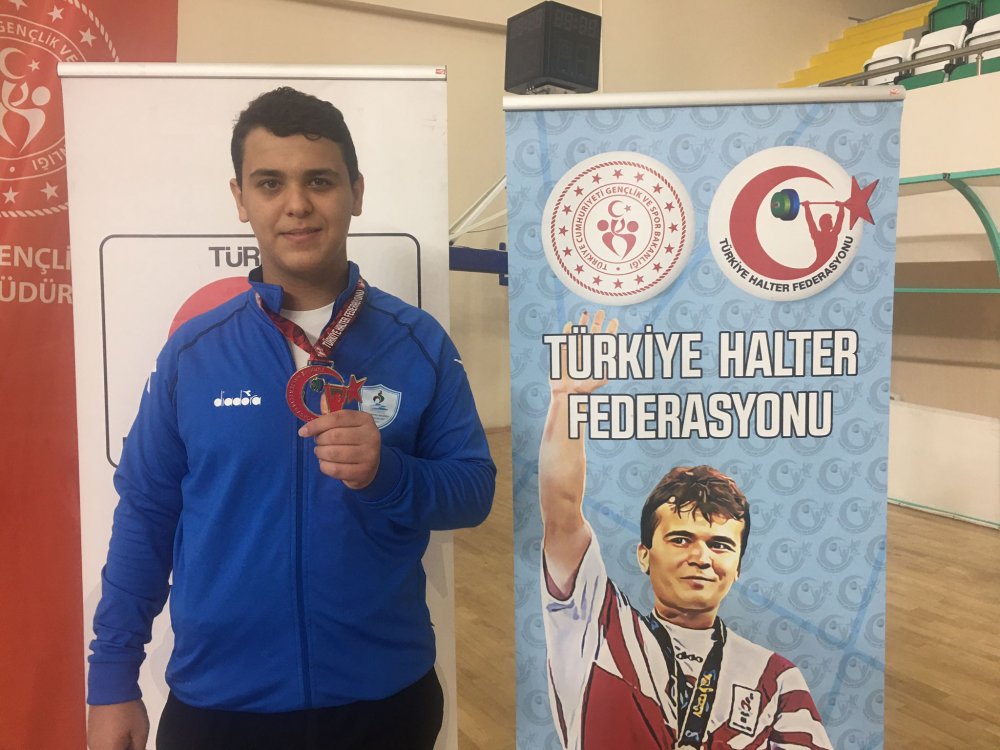 Pamukkale Belediyesporlu Halterci Türkiye Şampiyonu Oldu