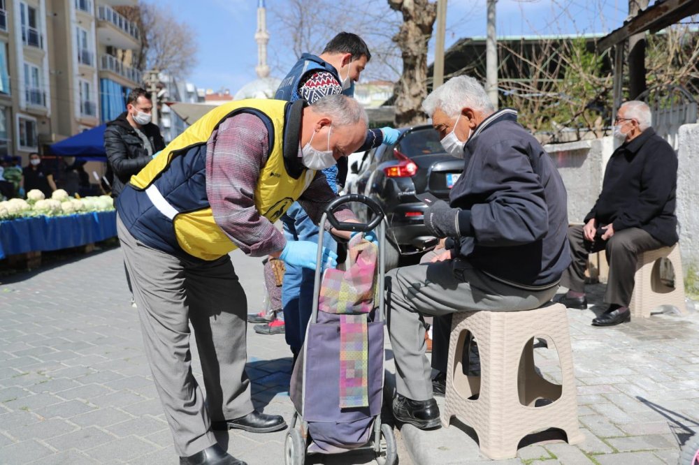 Pamukkale Belediyesi’nden Evden Çıkamayan Yaşlılara Büyük Hizmet