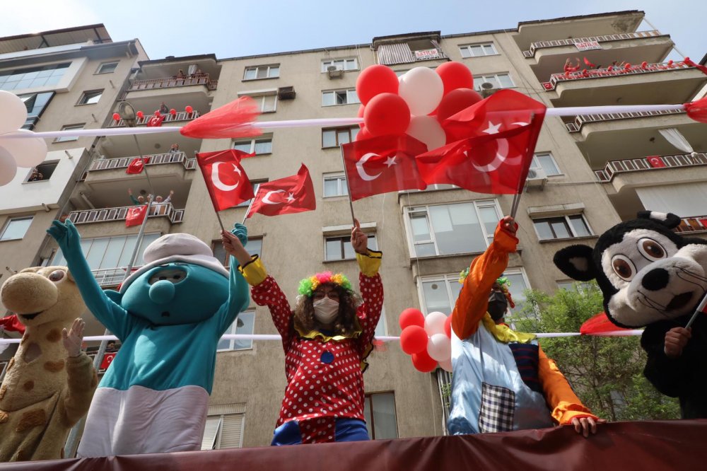 Pamukkale Belediyesi’nden Çocuklara Bayram Hediyesi