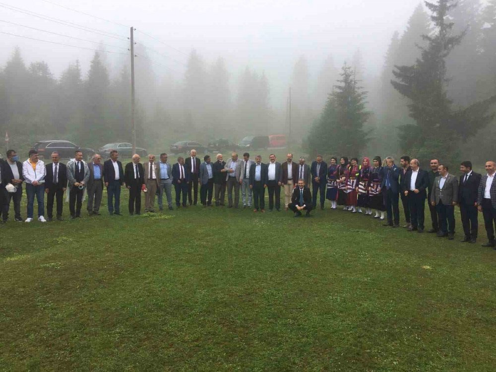 Buldan Belediye Başkanı Mustafa Şevik, Trabzon'daki toplantıya katıldı 