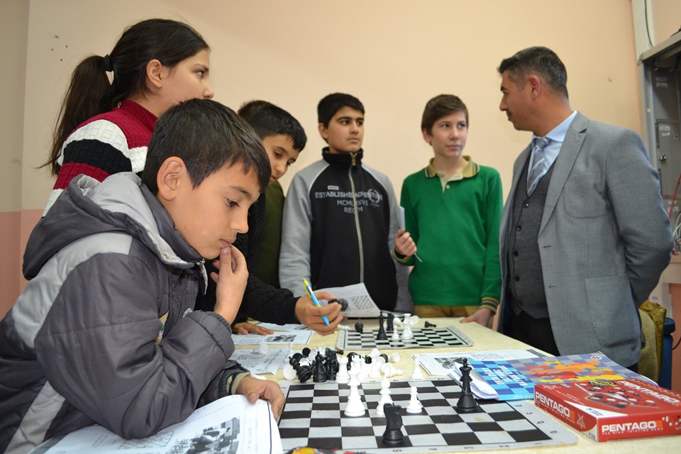 Satranç Kursunda Geleceğin Şampiyonları Yetişiyor