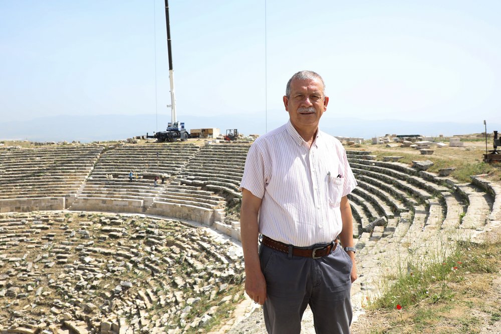 Kazı Başkanı Şimşek: “Helenistik Tiyatro, Çok Büyük Ölçüde Orjinalliği Korunarak Ayağa Kaldırılacak”