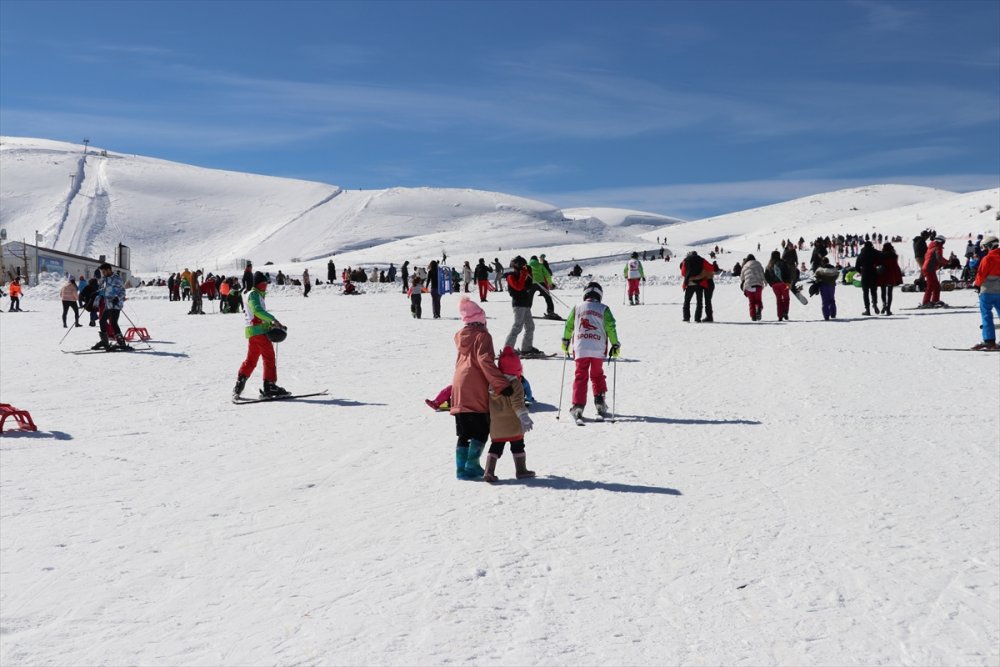 Denizli Kayak Merkezi'nde Ziyaretçi Sayısı Beklentileri Aştı