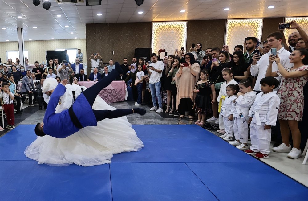 Denizli'de milli judocular nikah masasına judo kıyafetiyle oturdu