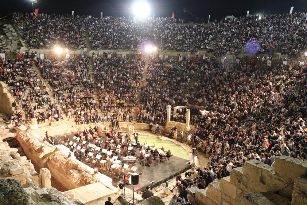 Laodikya Antik Tiyatrosu, 1690 yıllık hasretin ardından izleyicilerle buluştu