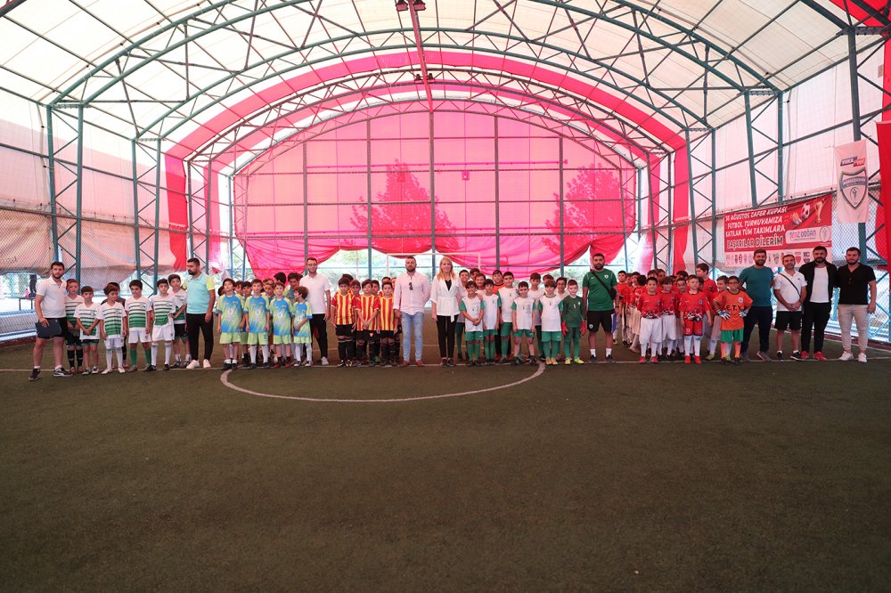 Merkezefendi Belediyesi’nin 30 Ağustos Zafer Bayramı etkinlikleri kapsamında düzenlediği ‘30 Ağustos Zafer Kupası Futbol Turnuvası’ başladı.