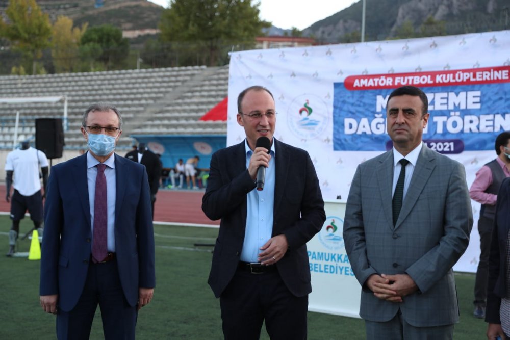 Pamukkale Belediyesi'nden Amatör Futbol Kulüplerine Malzeme Yardımı