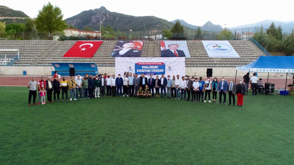 Pamukkale Belediyesi'nden Amatör Futbol Kulüplerine Malzeme Yardımı
