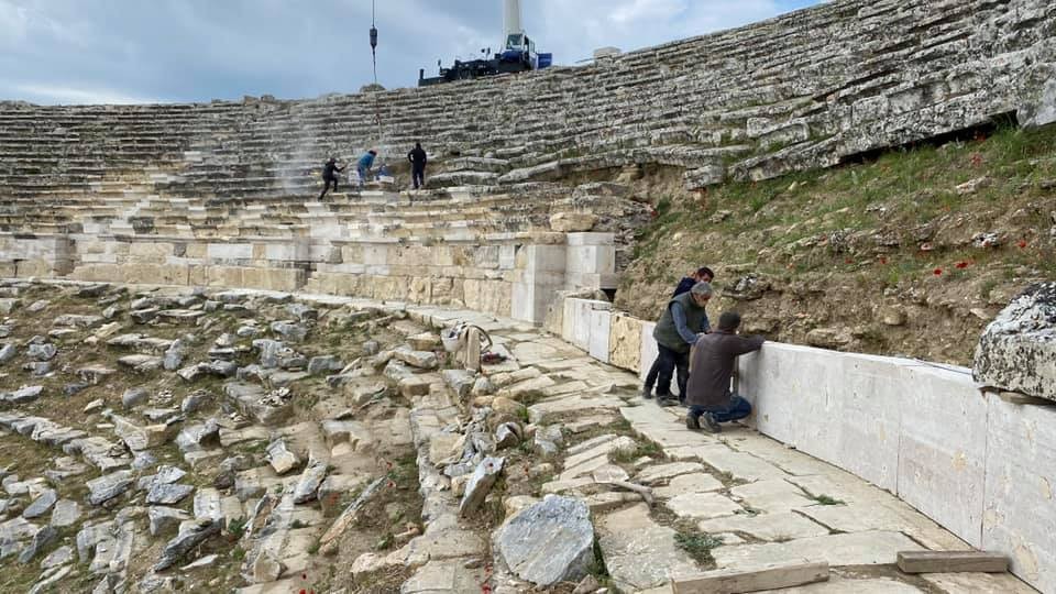 Denizli'de 2 bin 200 yıllık tiyatro gün yüzüne çıkıyor
