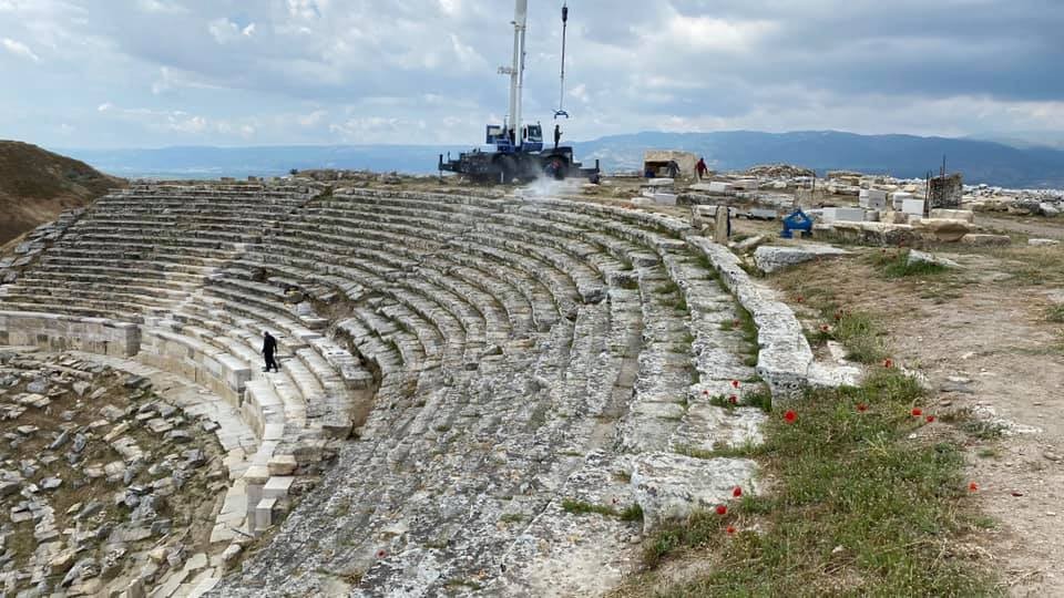 Denizli'de 2 bin 200 yıllık tiyatro gün yüzüne çıkıyor