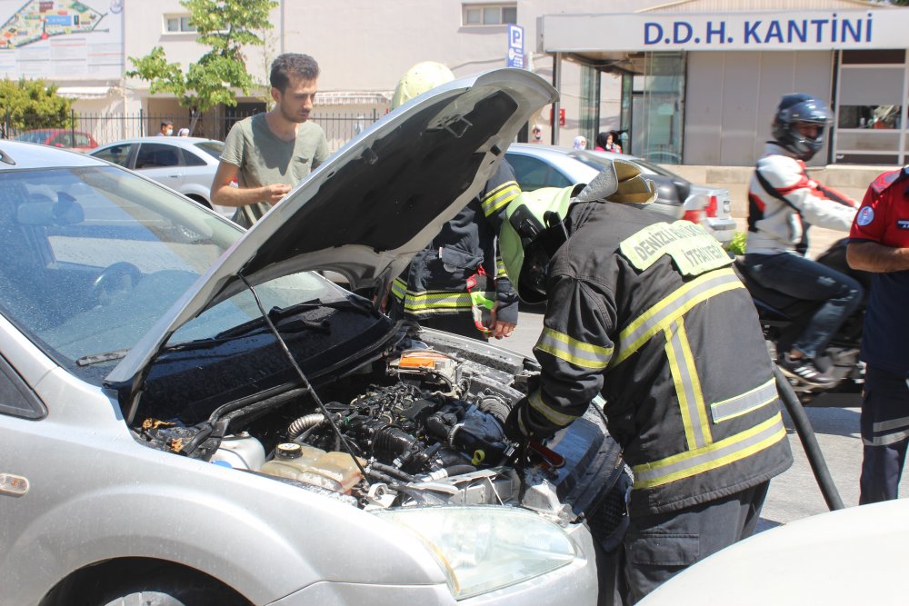 Denizli'de vatandaş otomobilini yanmaktan son anda kurtardı