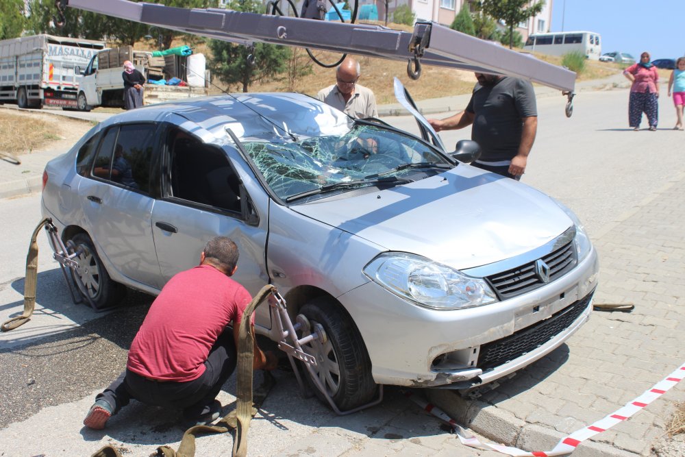 Denizli'de otomobil ters döndü: 4 yaralı