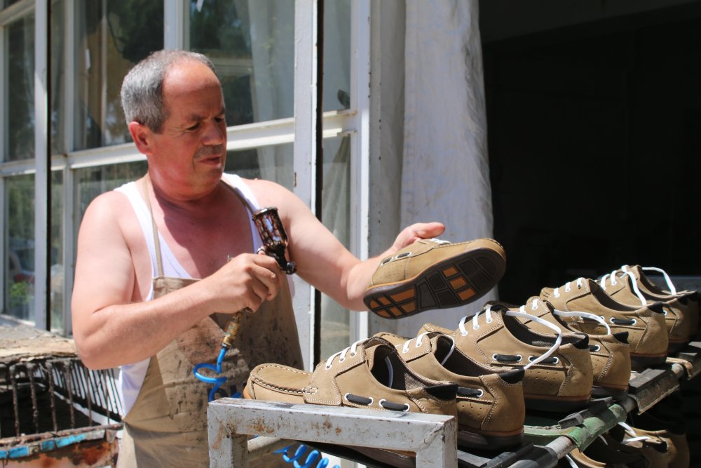 Denizli'de 5 bin nüfuslu mahallede herkes ‘ayakkabı ustası’