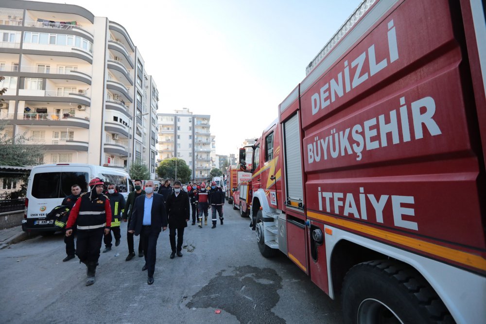 Başkan Zolan, İzmir’de deprem bölgesinde