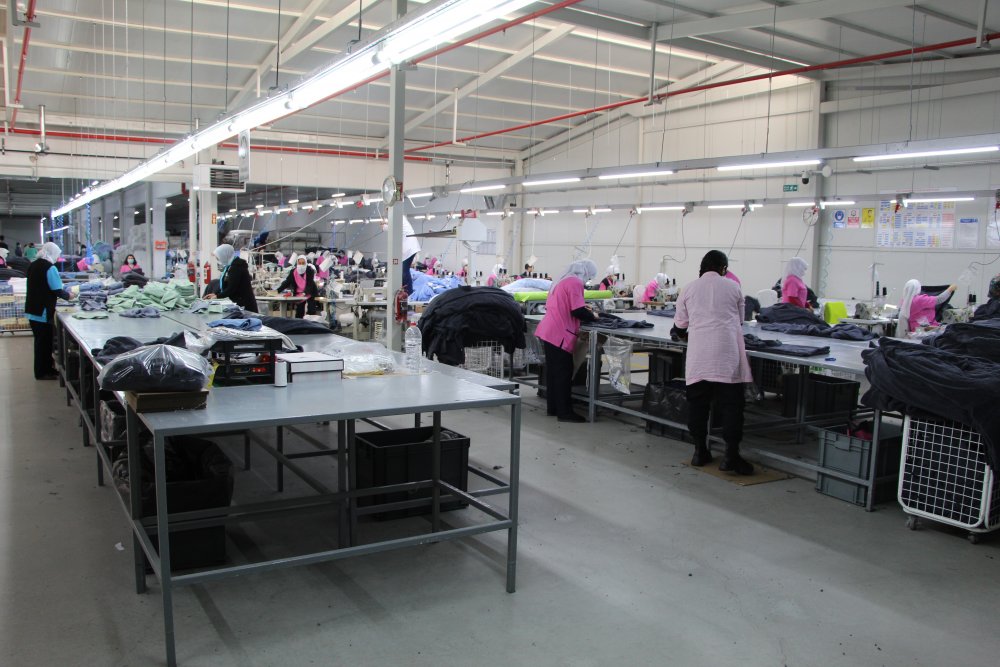 Denizli'de tekstilcilerin kullandığı makine korona geçirenle geçirmeyeni ayırt ediyor