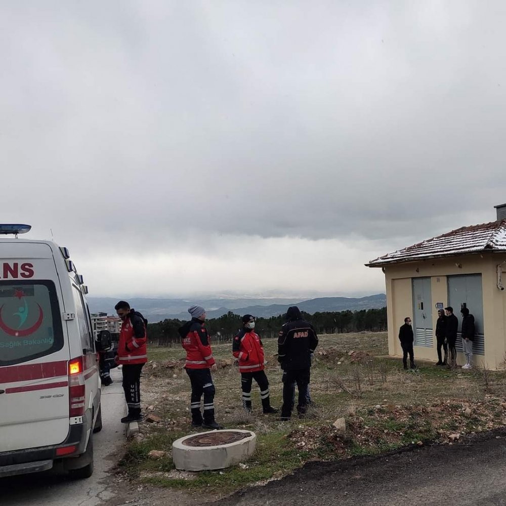Arazi Aracı İle Geziye Çıkan 4 Genç Mahsur Kaldı: 2 Kişi Yaralandı