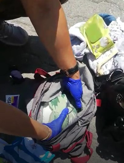Denizli'de 24 bin kişiyi zehirleyecek 2,5 kilo uyuşturucu hoparlör ve bebek bezinden çıktı