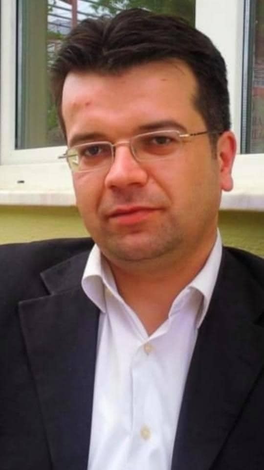 Denizli'nin Pamukkale ilçesinde kayıp ihbarı yapılan avukat, apart dairede ölü bulundu.
