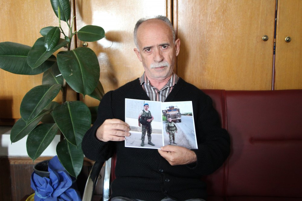 Davayı Kazandı, 19 Yıl Sonra Şehit Belgesiyle Oğlunun Mezarına Gitti+