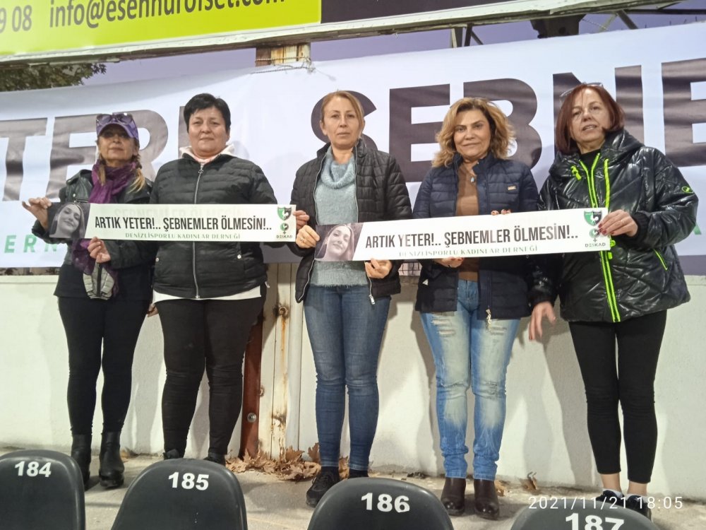 Denizlispor'un Kadın Taraftarlarından 'Şebnem'ler Ölmesin' Pankartı