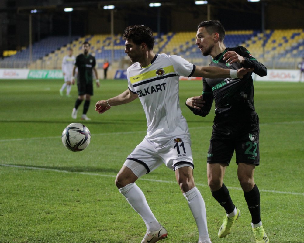 Altaş Denizlispor Spor Toto 1. Lig’inin 17. haftasında Menemenspor'a konuk oldu. Denizlispor Menemenspor ile berabere kaldı. 