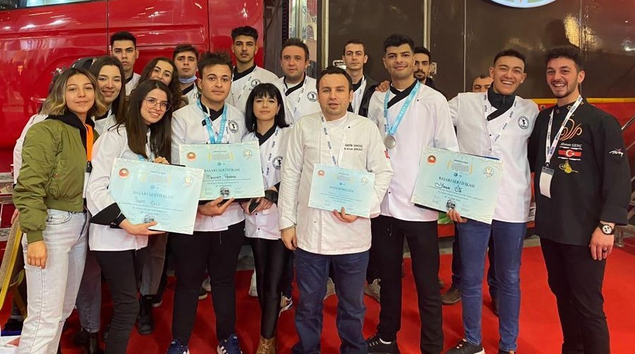 Pamukkale Üniversitesi Tavas Meslek Yüksekokulu (MYO) Aşçılık Programı öğrencileri