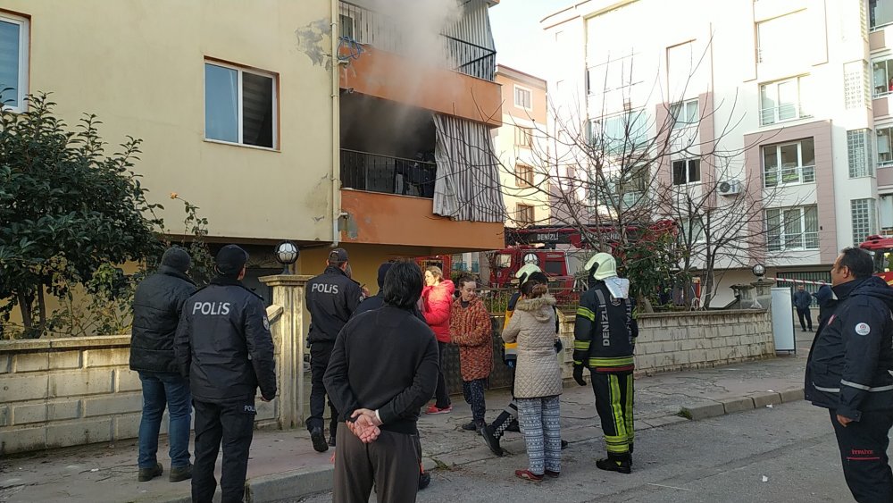 Denizli'de yangın: 2 kişi hastaneye kaldırıldı
